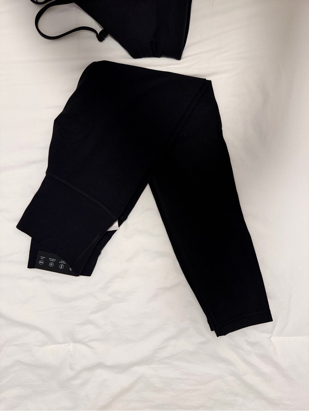 Aritzia TNA Butter Cheeky Leggings - Picture 6 of 8
